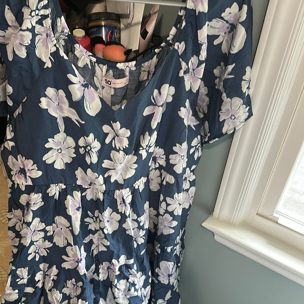 COPY - COPY - Elegant Floral Navy and White Dress